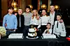 Marija Husar Rimac i Ivana Husar Mlinac s obiteljima, i ukusnom rođendanskom tortom