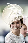 Na utrci 14. lipnja 2016., na Royal Ascotu, Kate Middleton (tada vojvotkinja od Cambridgea) nosila je šešir Jane Taylor