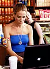 Jedan od čestih lookova Carrie Bradshaw - tube top Profimedia
