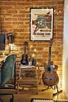 Elektroakustična Fender gitara na kojoj su nastali mnogi fitovi Detoura