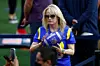 Rebel Wilson opremila se za navijanje.