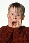 Macaulay Culkin postao je poznat zahvaljujući filmskom serijalu ”Sam u kući”.