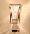 JLo čisti lice svojim proizvodom That Hit Single Gel Cream Cleanser, cijena mu je 38 dolara