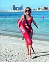Maja Šuput kao spasilac na plaži