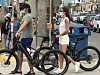 Venice Beach, CA - *EXCLUSIVE* - Gerard Butler and girlfriend Morgan Brown hop on their bikes for a ride after kicking back with friends at a smoothie bar in Venice Beach. BACKGRID USA 3 AUGUST 2020,Image: 549662102, License: Rights-managed, Restrictions: , Model Release: no, Credit line: Lastarpix / BACKGRID / Backgrid USA / Profimedia