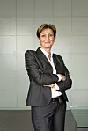 Elegantna i dotjerana: kao ministrica je na posao uvijek dolazila našminkana, u odjeći jednostavnih krojeva te u cipelama s visokom potpeticom.