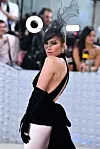 Jennifer Lopez u kreaciji Karla Lagerfelda