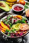 Salata od avokada, špinata i oraha