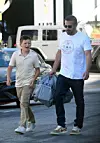 Ben Affleck asa sinom Samuelom nakon ‘muškog‘ izlaska i shoppinga