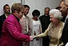 Jedan od brojnih susreta krlajice Elizabete II. i glazbenika Eltona Johna