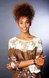 Prvi album objavila je 1985.