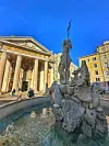 Fontana s kipom Neptuna na trgu Piazza della Borsa