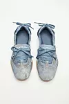 Acne Studios sneakerine (440 eura)