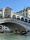 Gondolijeri u Veneciji