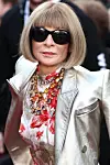 Anna Wintour, koja je postala urednica američkog Vogue 1988., izvršna je producentica serijala