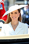 Kate je ponovila isti look kakav je imala na nedavnoj proslavi 80. obljetnice pobjede u II. svjetskom ratu u Londonu - samo što je ovaj put imala šešir širokog oboda