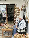 Capri je talijanski otok na južnoj strani Napuljskog zaljeva, a njegova dvorišta mirišu na limune