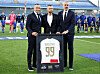 Marcelo Brozović na oproštaju je za uspomenu dobio dres s brojem 99, a čestitali su mu predsjednik HNS-a Marijan Kustić i Stipe Pletikosa, koji obnaša funkciju tehničkog direkora HNS-a