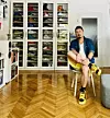 Igor ispred svoje kolekcije tenisica
