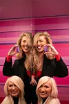 Ana Vuglač i Silva Stojanović zabavile su se na predstavljanju novog Melem Illusionist Lips&Cheeks balzama