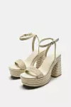 Sandale s potpeticom i platformom, 35,99 eura