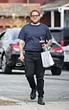 Brentwood, CA - *EXCLUSIVE* - Actor/director, Jonah Hill, is out at the Brentwood Country Mart fueling up with coffee and food during a cloudy outing in Brentwood. BACKGRID USA 19 NOVEMBER 2019, Image: 483789048, License: Rights-managed, Restrictions: , Model Release: no, Credit line: Poersch / BACKGRID / Backgrid USA / Profimedia