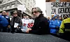 Zagreb, 120218. Udruga udovica hrvatskih branitelja iz Domovinskog rata Republike Hrvatske Grada Zagreba i Zagrebacke zupanije organizirala je prosvjedni skup zbog dolaska srbijanskog predsjednika Aleksandra Vucica u Hrvatsku. Na fotografiji: glumac Bozidar Alic. Foto: Damjan Tadic / CROPIX