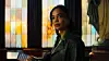 Televizijsku voditeljicu glumi Tessa Thompson