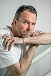 ”Moja obiteljska kapsula je gotovo filmski ljubavna i podržavajuća. A Island je možda najljepša sudbina za odrastanje. Oduvijek sam bio okružen ljubavlju i podrškom roditelja, braće i cijele svoje okoline”