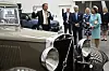 Kraljevski par razgledao je oldtimer koji je pripadao kraljevom djedu Gustafu Adolfu