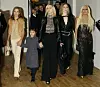 Allegra i Donatella Versace, Madonna s kćeri Lourdes i Chelsea Clinton na otvorenju Versaceove londonske izložbe u Muzeju Victorije i Alberta