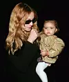 S kćerkicom Lourdes Leon u New Yorku 1998.
