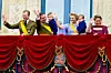 Veliki vojvoda Guillaume s ocem Henrijem, suprugom Stéphani, sinovima i majkom Mariom Teresom