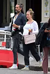 Russell Brand sa suprugom Laurom Gallacher čeka treće dijete