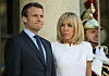 Emmanuel i Brigitte Macron 2017. godine u Elizejskoj palači