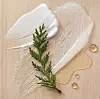 Svi proizvodi mirišu po mješavini eteričnog ulja Forest Awakening Essential Oil Blend koja se sastoji od ulja crnogoričnih stabala cedra, hibe i hinokija