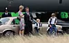 Glumica Elizabeth Debicki kao princeza Diana na aerodormu Dunsfold od kuda je s Charlesom, Williamom i Harry putovala u Italiju