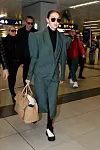 milan, ITALY - American fashion model Gigi Hadid is pictured arriving in Milan, Italy. *UK Clients - Pictures Containing Children Please Pixelate Face Prior To Publication*, Image: 499356398, License: Rights-managed, Restrictions: RIGHTS: WORLDWIDE EXCEPT IN FRANCE, GERMANY, ITALY, SWITZERLAND, Model Release: no, Credit line: BACKGRID / Backgrid UK / Profimedia