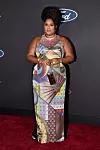 Lizzo u custom made Mary Katrantzou haljini