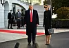 Mnogi su prokomentirali da se Melania odjenula kao da ide na sprovod.