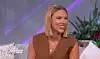 Ne bi se reklo da žali zbog neke beauty odluke: Scarlett u 'The Kelly Clarkson Show'