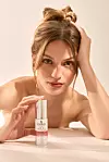 Ne treba odustajati od vitamina C ljeti - u ovoj moćnoj kombinaciji i minimalističkom njegom postižete zavidnu ljepotu kože!