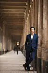 Olivier Polge, kreator parfema za Chanel i autor nove mirisne kreacije posvećene Parizu - Les Eaux de Chanel Paris-Paris - među arkadama pariške Kraljevske palače, jednog od njegovih posebnih pariških mjesta