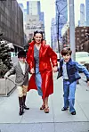 Gloria Vanderbilt sa sinovima Andersonom i Carterom, 1976.