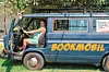 Maja Klarić i njezin Bookmobil
