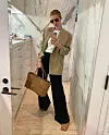 Na Instagram profilu Rosie često objavljuje tjedne modne kombinacije