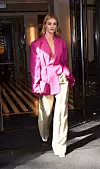 Oversized Jacquemus sako i široke hlače na ulicama New Yorka