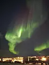 Tijekom polarne noći, auroru je moguće vidjeti i po nekoliko puta tjedno