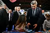 I Mila je iskazala interes za knjigama.