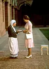 U posjetu Indiji 1983. kaljica Elizabeta željela je upoznati Majku Terezu,
